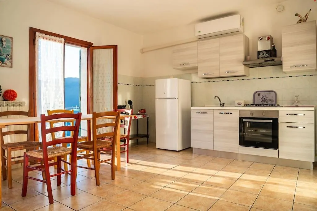 The Olive Trees- Jacuzzi-Garden-Wifi-Barbecue-Parking Villa Avegno 0*,  Italy